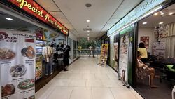 Lucky Plaza (D9), Shop House #628803601